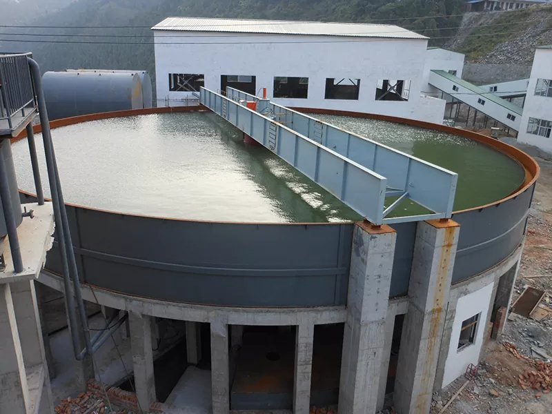 Hydraulický tlakový střed zahušťovače přenosu